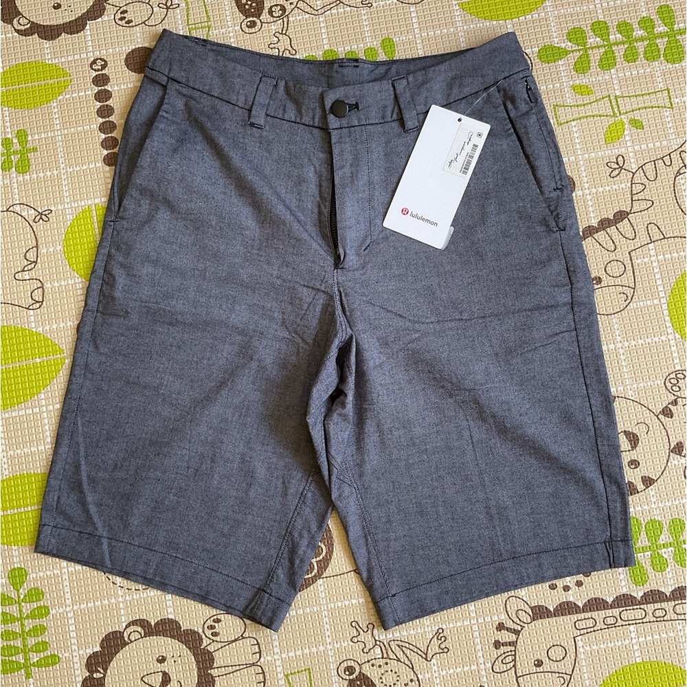 Lululemon Mens Commission Shorts Relaxed 11” Stretch Qwick Oxford Size 28. NWT